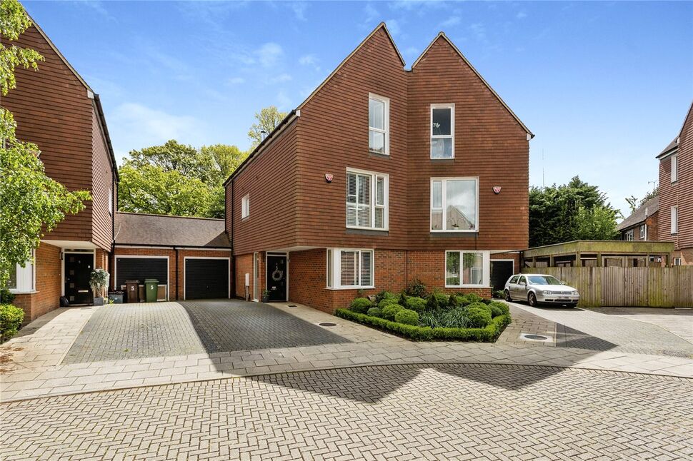 Main image of 4 bedroom Semi Detached House for sale, Spa Crescent, Tunbridge Wells, Kent, TN4