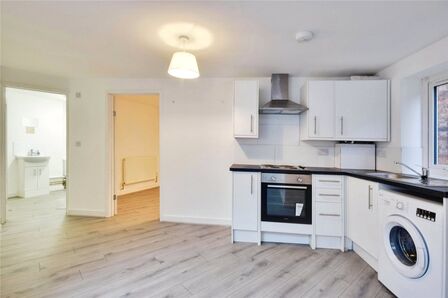 Silverdale Road, 3 bedroom  Flat for sale, £500,000