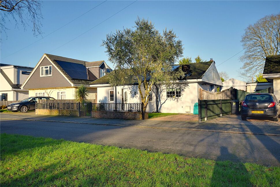 Main image of 3 bedroom Detached Bungalow for sale, Greenview Crescent, Hildenborough, Kent, TN11