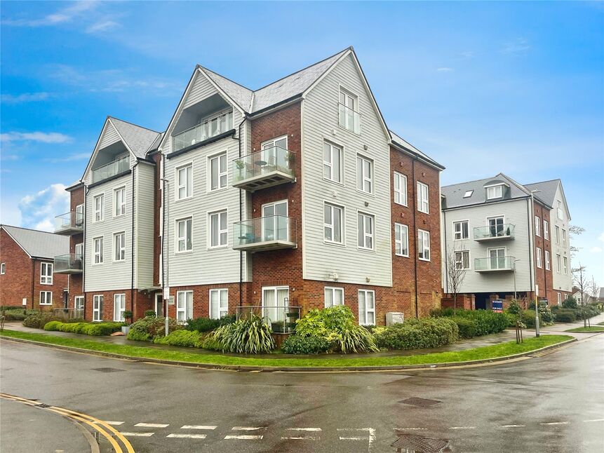 Main image of 2 bedroom  Flat for sale, Herald Gardens, Tunbridge Wells, Kent, TN2