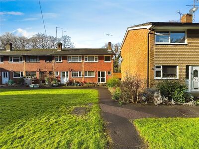 High Beeches, 3 bedroom End Terrace House to rent, £1,800 pcm