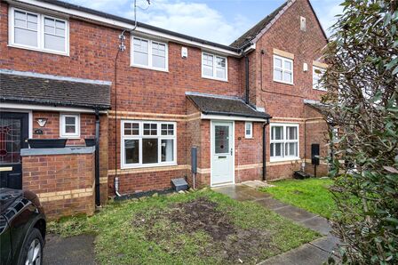 Hallview Way, 3 bedroom Mid Terrace House to rent, £1,100 pcm