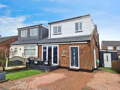 Trent Way, 4 bedroom Semi Detached House for sale, £299,950