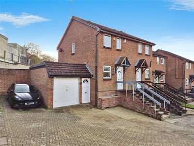 2 bedroom End Terrace House for sale