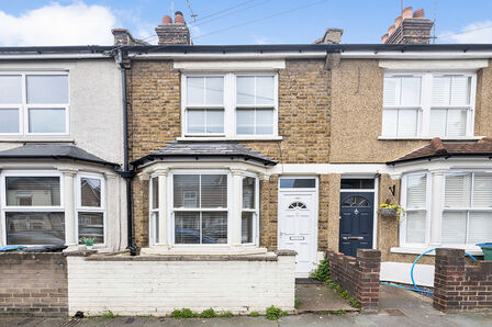 2 bedroom Mid Terrace House for sale