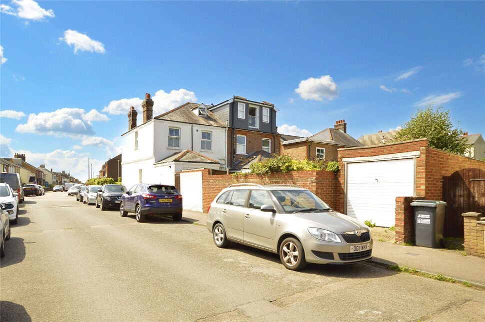 3 bedroom Semi Detached House for sale, Marlin Square, Abbots Langley