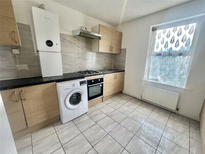St. Albans Road, 3 bedroom  Flat to rent, £1,650 pcm