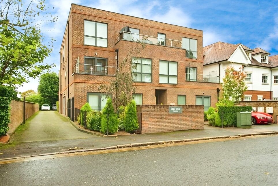 Main image of 2 bedroom  Flat for sale, Rosslyn Road, Watford, Hertfordshire, WD18