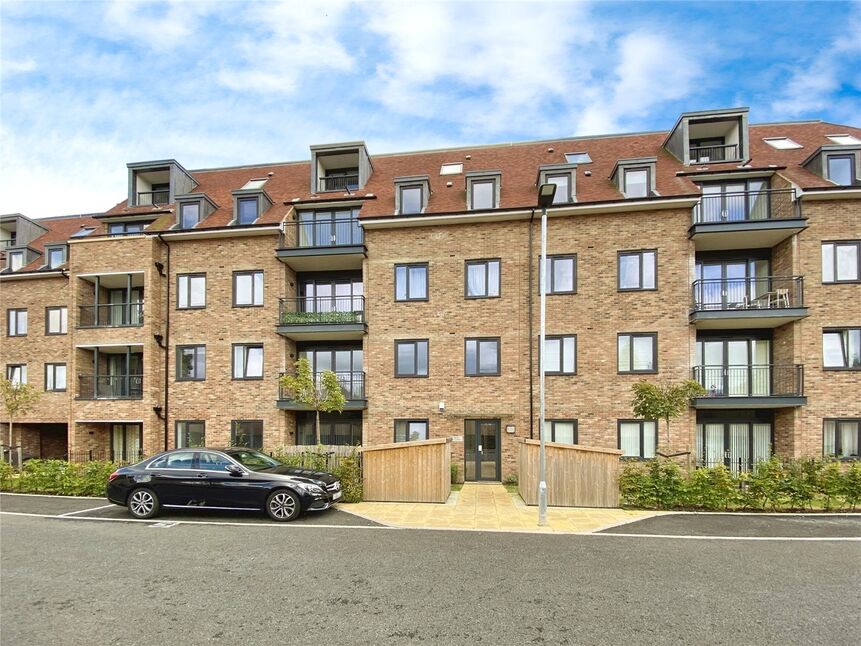 Main image of 2 bedroom  Flat for sale, St. Albans Road, Watford, Hertfordshire, WD24