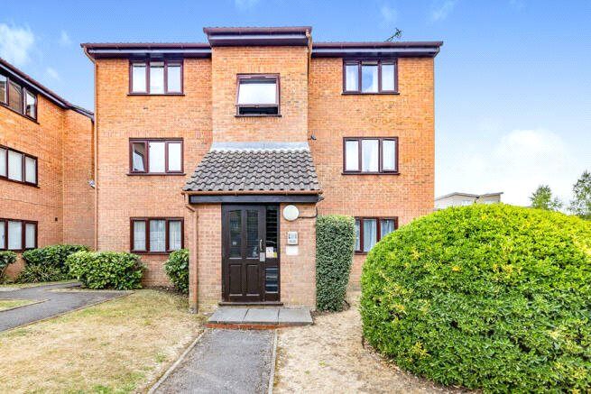 Main image of 1 bedroom  Flat for sale, Solar Court, King Georges Avenue, Hertfordshire, WD18