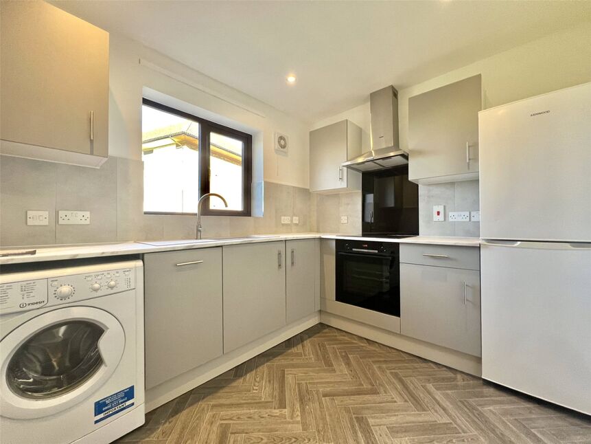 Main image of 2 bedroom  Flat to rent, Kimble Close, Watford, Hertfordshire, WD18