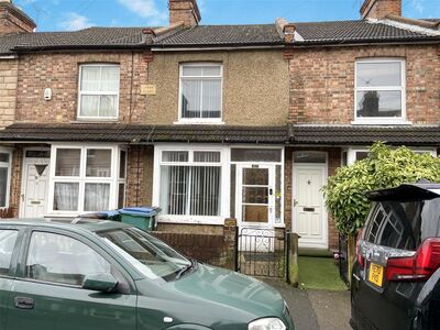 3 bedroom Mid Terrace House for sale