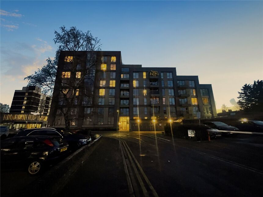 Main image of 2 bedroom  Flat for sale, West Street, Watford, Hertfordshire, WD17