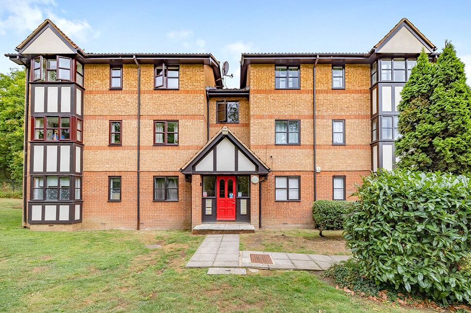 Main image of 1 bedroom  Flat to rent, Osprey Close, Falcon Way, Hertfordshire, WD25