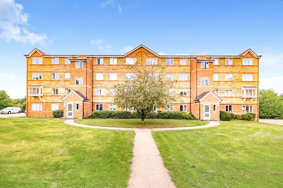 Main image of 2 bedroom  Flat for sale, Himalayan Way, Watford, Hertfordshire, WD18