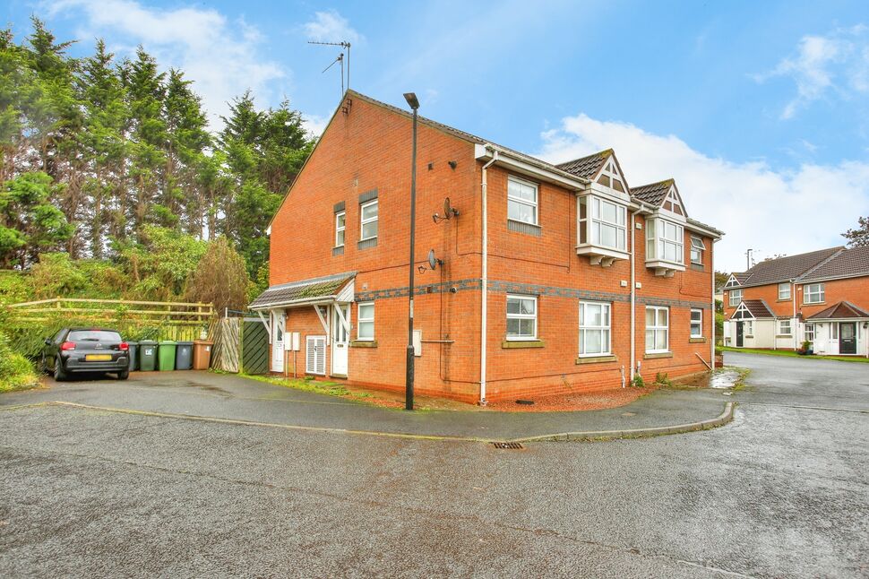 Main image of 2 bedroom Semi Detached Flat to rent, Hillheads Court, Whitley Bay, Tyne and Wear, NE25