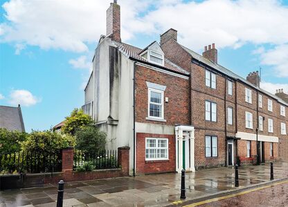 Front Street, 3 bedroom End Terrace House for sale, £695,000