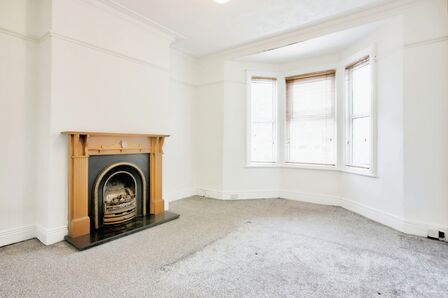 Queen Alexandra Road, 3 bedroom  Flat for sale, £149,000