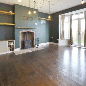 2 bedroom Mid Terrace House to rent