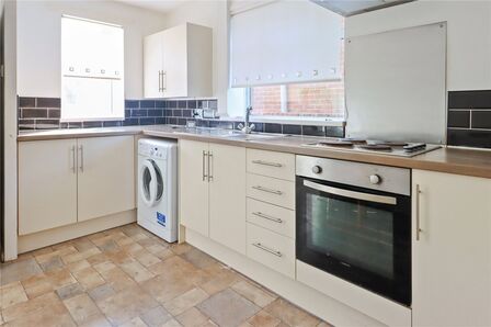 Holme Rise, 2 bedroom Semi Detached House for sale, £120,000