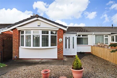 Hanover Walk, 2 bedroom Semi Detached Bungalow for sale, £160,000