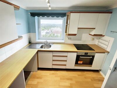 Okement Drive, 1 bedroom  Flat to rent, £745 pcm