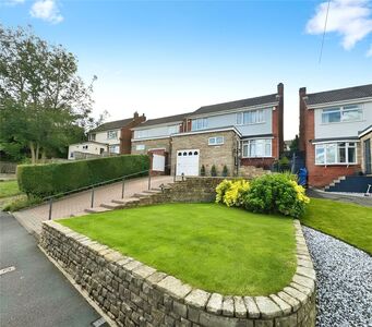 Lawnswood Avenue, 4 bedroom Detached House for sale, £310,000