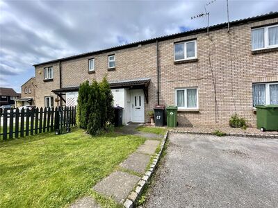 Halifax Drive, 3 bedroom Mid Terrace House to rent, £850 pcm