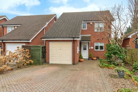 Hampton Hill, 3 bedroom Detached House for sale, £350,000