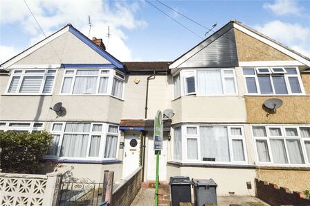 Sunningdale Avenue, 2 bedroom Semi Detached House to rent, £1,750 pcm