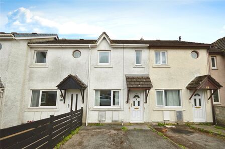 Brakeside Gardens, 2 bedroom Mid Terrace House for sale, £65,000