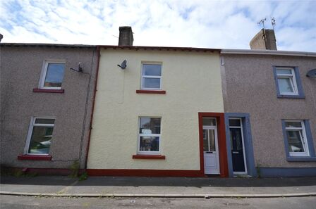 2 bedroom Mid Terrace House for sale