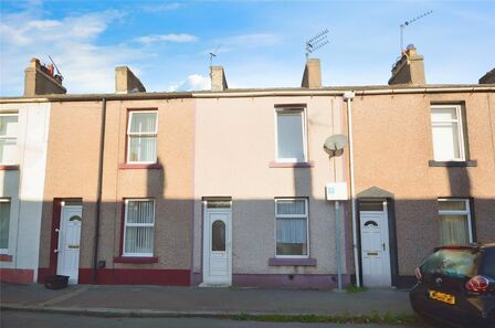 2 bedroom Mid Terrace House for sale