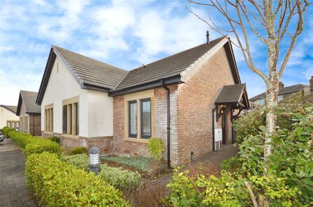 Hunslet Place, 2 bedroom Semi Detached Bungalow for sale, £215,000