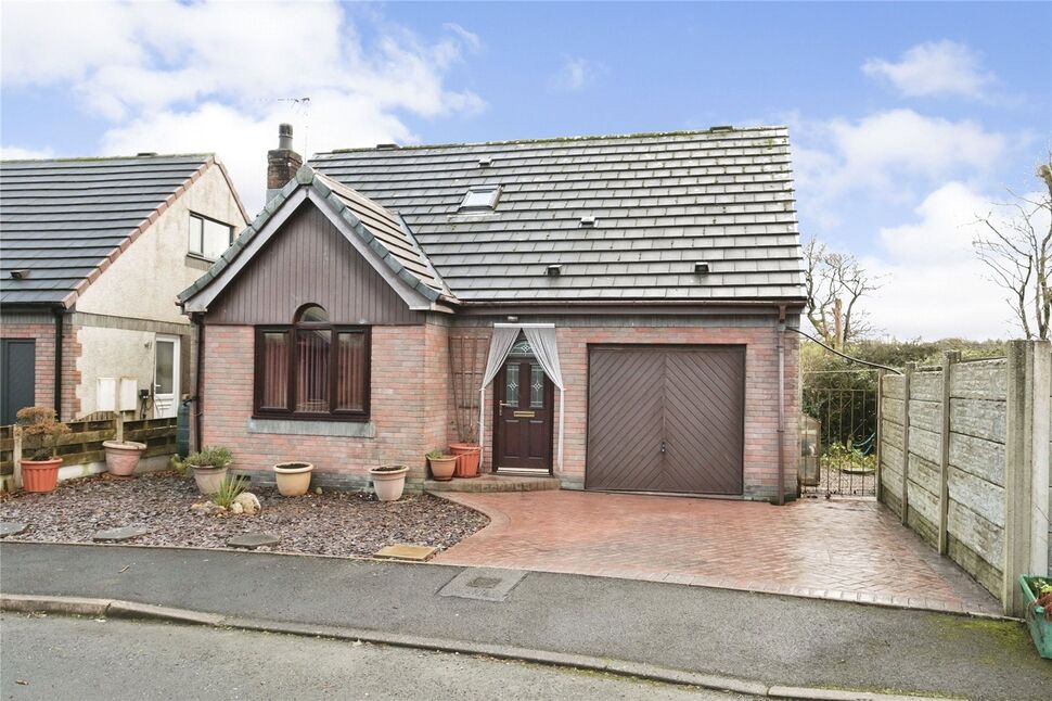 2 bedroom Detached Bungalow for sale