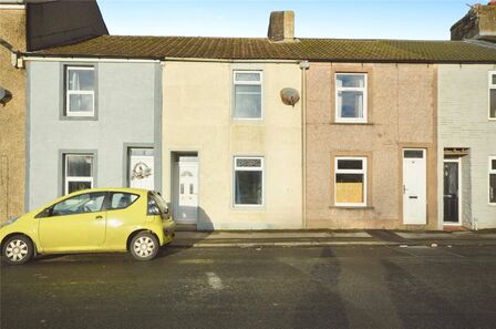 3 bedroom Mid Terrace House to rent