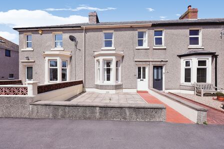 3 bedroom Mid Terrace House for sale