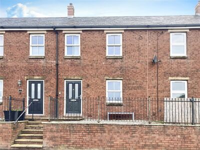 3 bedroom Mid Terrace House for sale