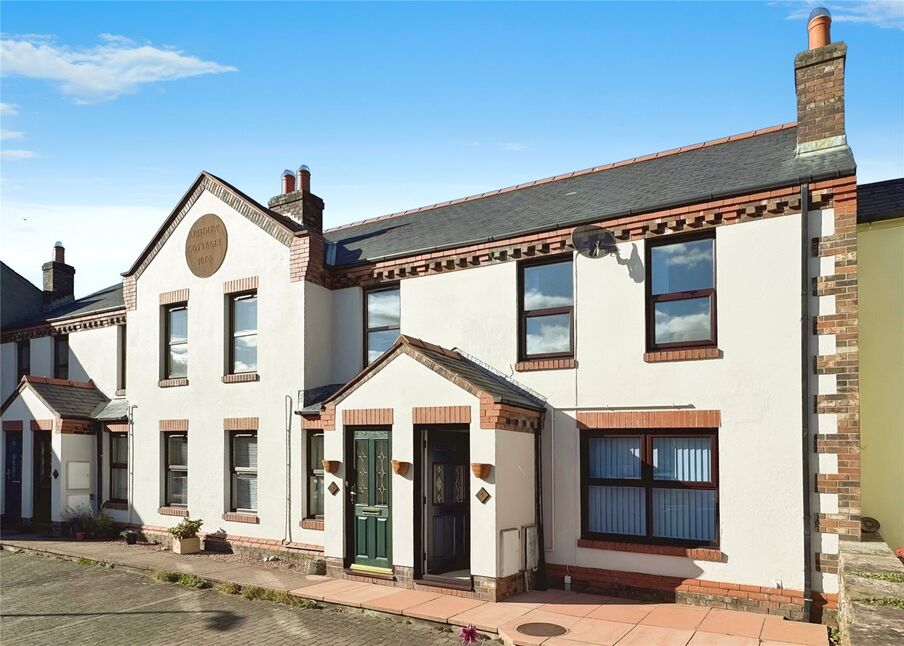 2 bedroom End Terrace House for sale