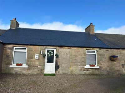 Auchengray Road, 2 bedroom Mid Terrace Bungalow to rent, £895 pcm