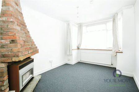 3 bedroom Mid Terrace House to rent