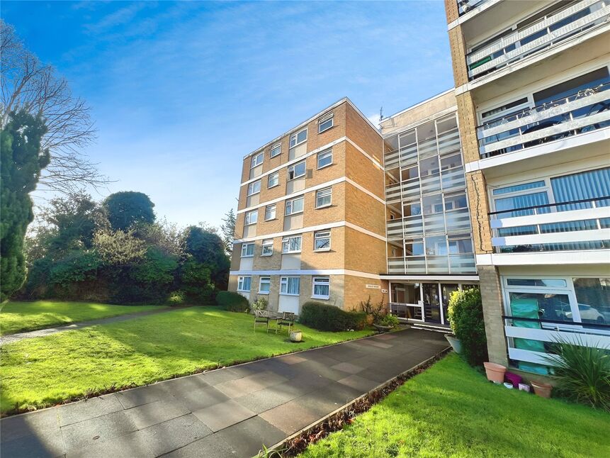 Main image of 2 bedroom  Flat to rent, Shirley Road, Wallington, SM6