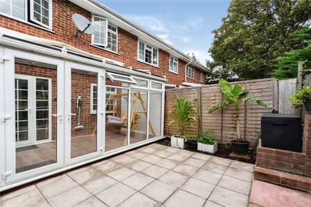 Turpin Way, 4 bedroom Mid Terrace House for sale, £510,000