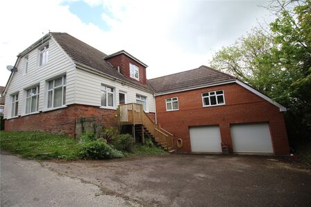 Wrexham Grove, 4 bedroom Detached House to rent, £2,500 pcm