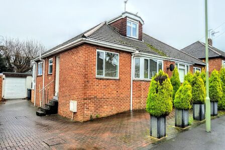 Linda Grove, 3 bedroom Semi Detached Bungalow to rent, £1,300 pcm