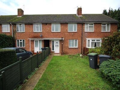 3 bedroom Mid Terrace House to rent