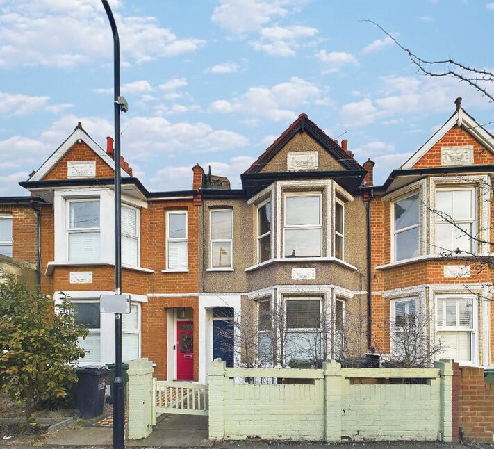 Main image of 2 bedroom  Flat for sale, Erskine Road, London, E17