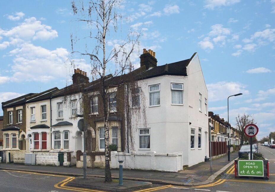 Main image of 2 bedroom End Terrace House for sale, Harrow Road, Leytonstone, London, E11