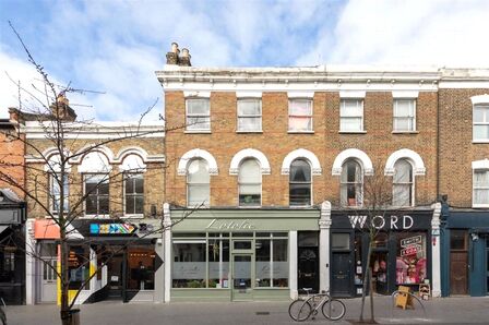 Orford Road, 1 bedroom  Flat to rent, £1,200 pcm