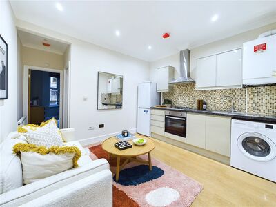 1 bedroom  Flat for sale